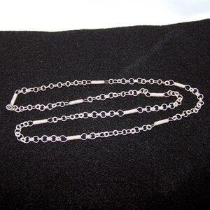 VTG - 15"  Silver Tone Necklace